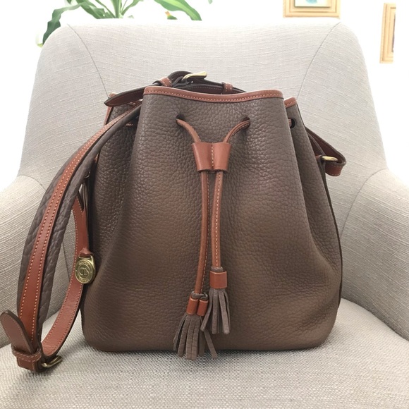 📌 SOLD Vintage Dooney & Bourke Drawstring Bag British Tan Brown Mushroom RARE - Picture 6 of 16